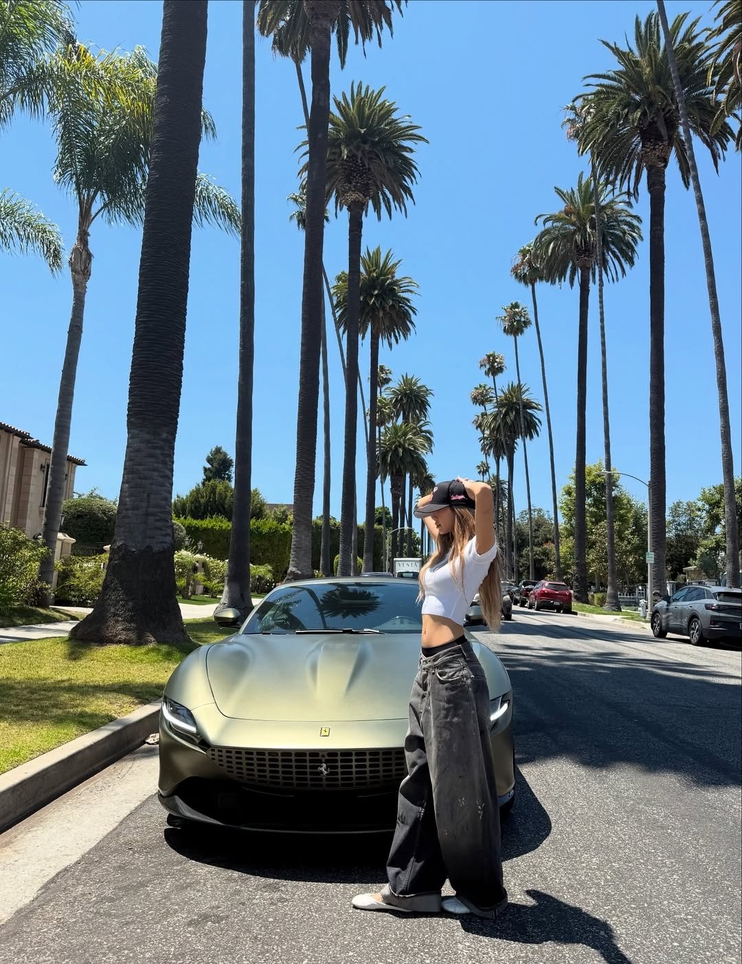 Lisa (Blackpink) gây choáng với bộ sưu tập siêu xe trị giá hơn 76 tỷ đồng - 11