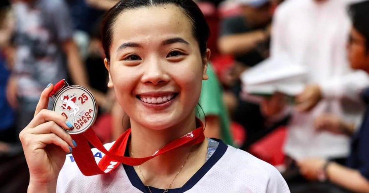 Tennis player Thuy Linh achieved a historic ranking in Vietnamese badminton