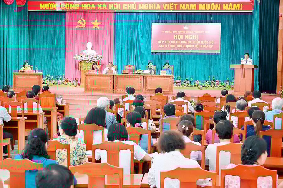 quang-canh-buoi-tiep-xuc-cu-tri-anh-duc-thuy.jpg