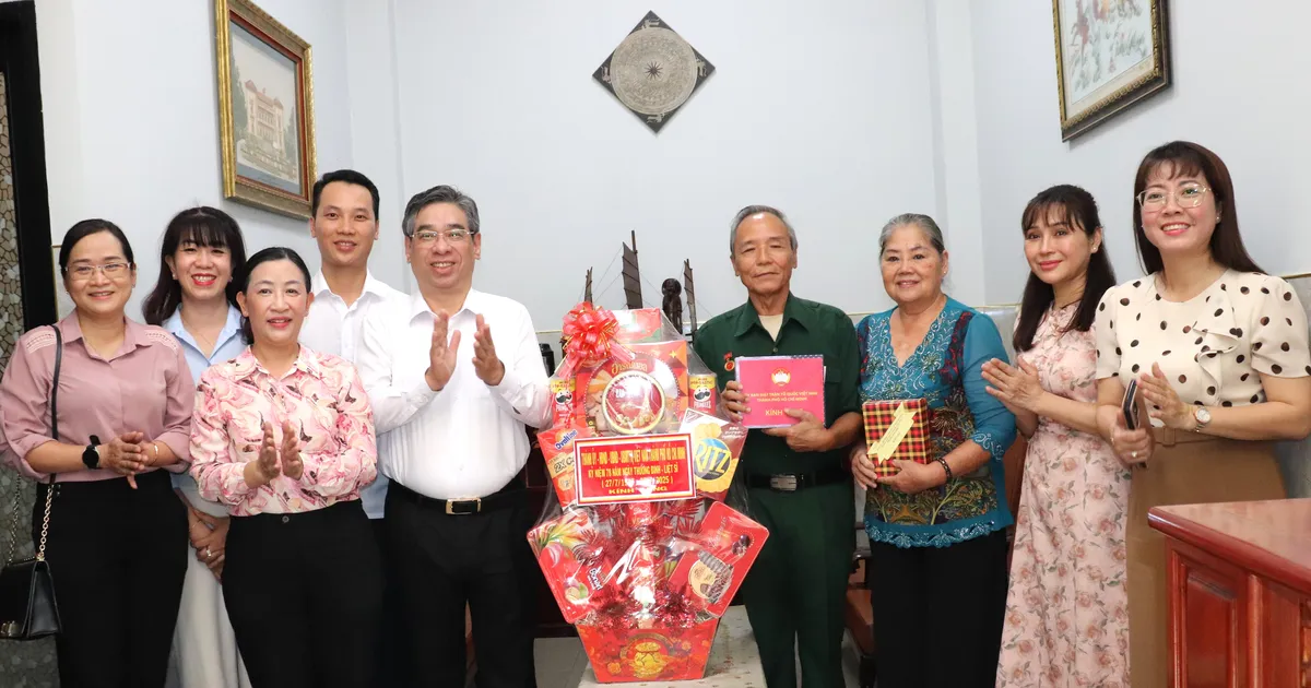 Ho Chi Minh City honors war invalids and exemplary policy families