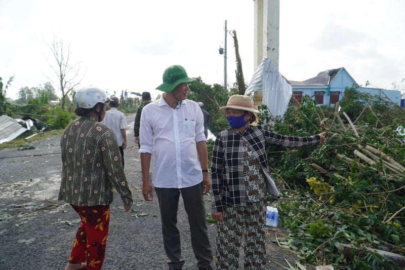 Dông lốc gây thiệt hại hàng trăm căn nhà ở Đồng Tháp -0