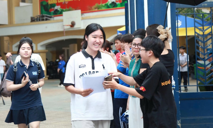 nhin-lai-ky-thi-tot-nghiep-thpt-2025-3.jpg