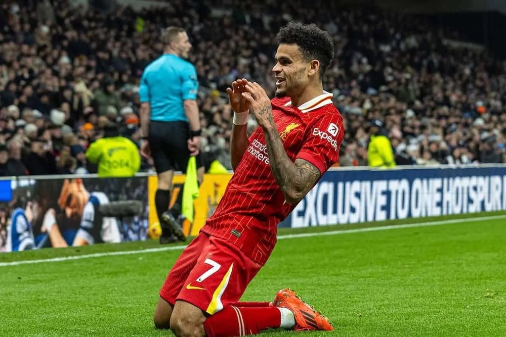 Tin chuyển nhượng bóng đá 23.7: Arsenal chiêu mộ Gyokeres, Luis Diaz muốn gia nhập Bayern - ảnh 1