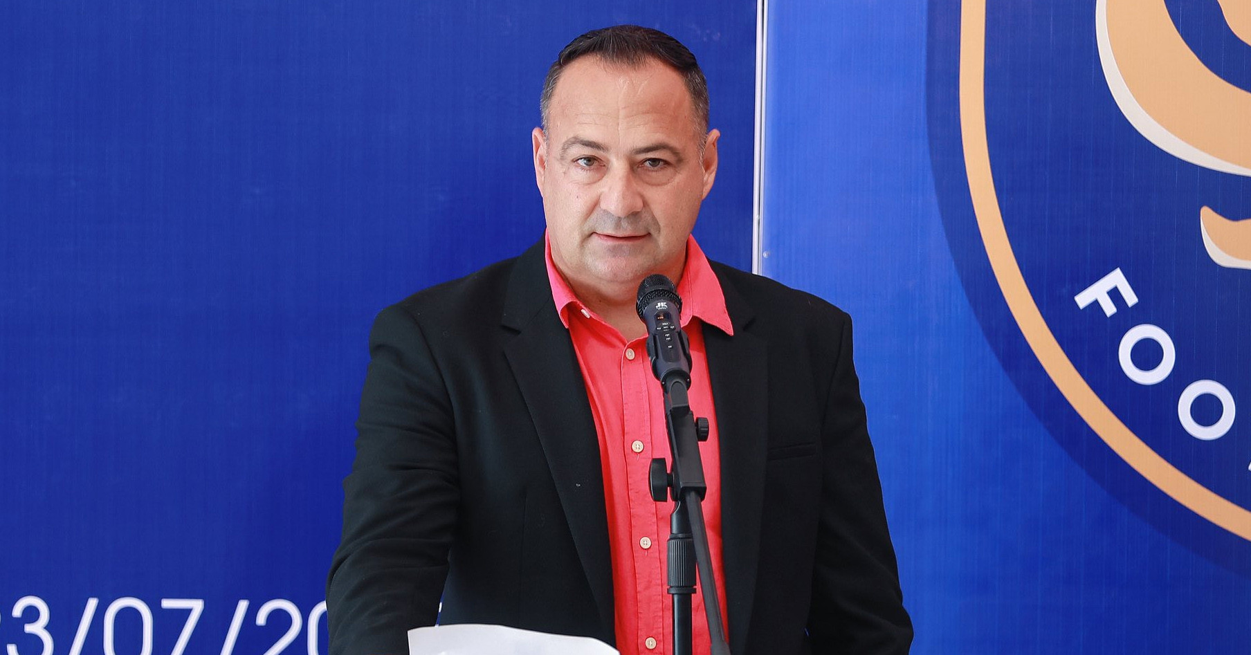 El equipo del entrenador Park Hang Seo invita a un entrenador extranjero a competir por entradas para la V-League.