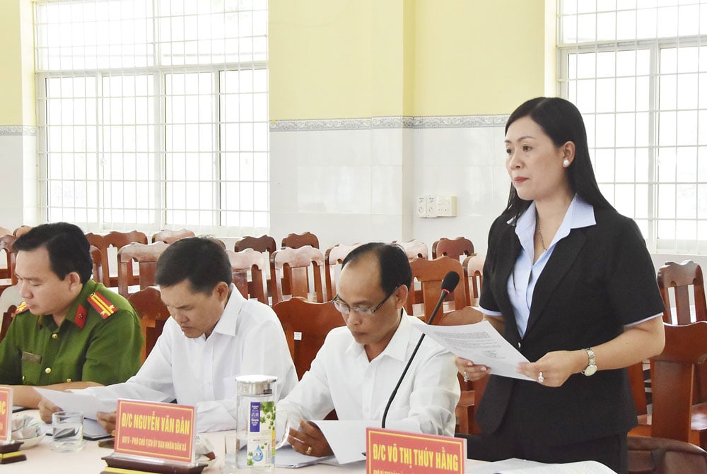 문화, 스포츠, 관광부 부국장인 Pham Thi My Hanh 여사는 문화, 스포츠, 관광 분야의 기구 배치에 대해 언급했습니다.