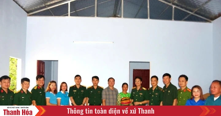 សេដ្ឋកិច្ច - ក្រុមការពារទី៥ ប្រគល់ផ្ទះជូនគ្រួសារក្រីក្រនៅឃុំមឿងឡាត