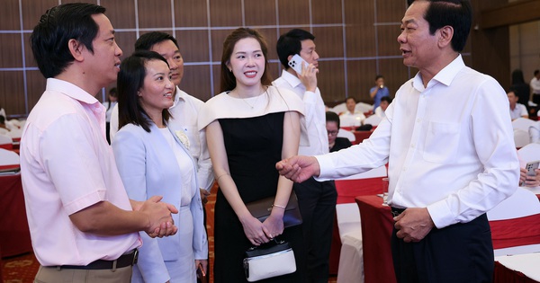 Can Tho ប្តេជ្ញារួមដំណើរជាមួយ និងដោះស្រាយបញ្ហាជាមួយអាជីវកម្ម