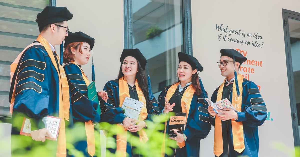 Nghiên cứu sinh toàn thời gian UEH: Không lo học phí và được trả lương