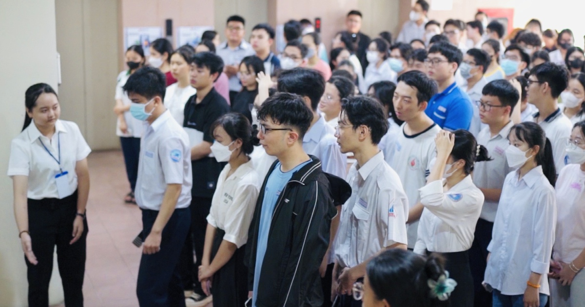 Điểm sàn và điểm chênh lệch các tổ hợp xét tuyển Trường ĐH Công thương TP.HCM