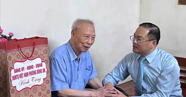 Phường Đống Đa: Dâng hương tưởng niệm các anh hùng, liệt sĩ