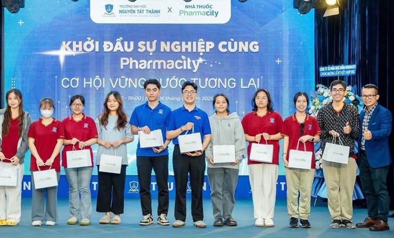 Pharmacity ký hợp tác với trường ĐH Nguyễn Tất Thành: Mở cơ hội nghề nghiệp cho sinh viên ngành dược- Ảnh 4.