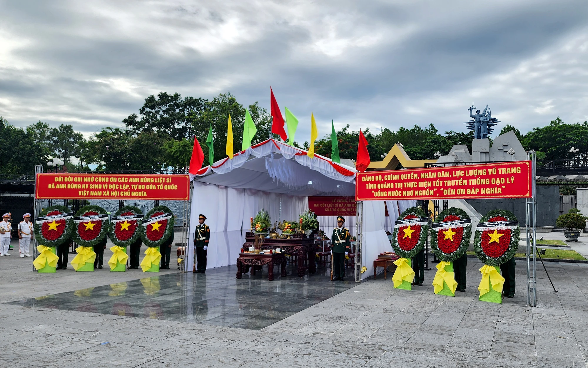 Lễ truy điệu, an táng 12 hài cốt liệt sĩ tại Nghĩa trang liệt sĩ quốc gia Đường 9
