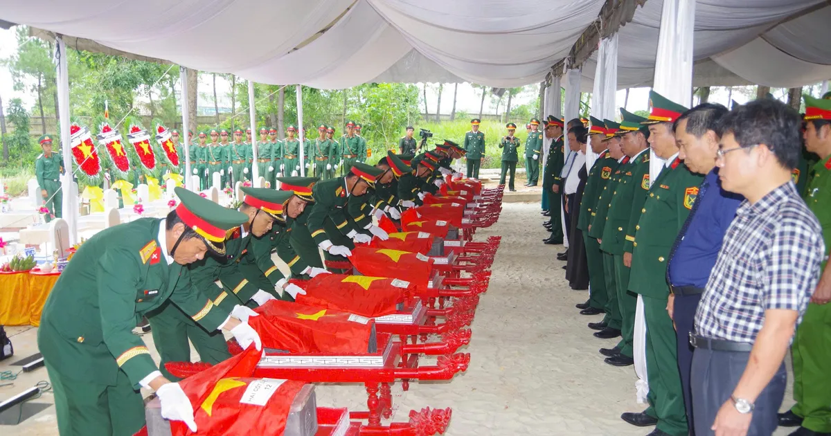 Quảng Trị: Truy điệu và an táng 12 hài cốt liệt sĩ tại Nghĩa trang Quốc gia đường 9