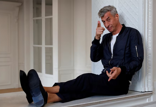 Maurizio Cattelan cho biết tác phẩm 'quả chuối dán tường' của mình là sự khiêu khích nghệ thuật- Ảnh 2.