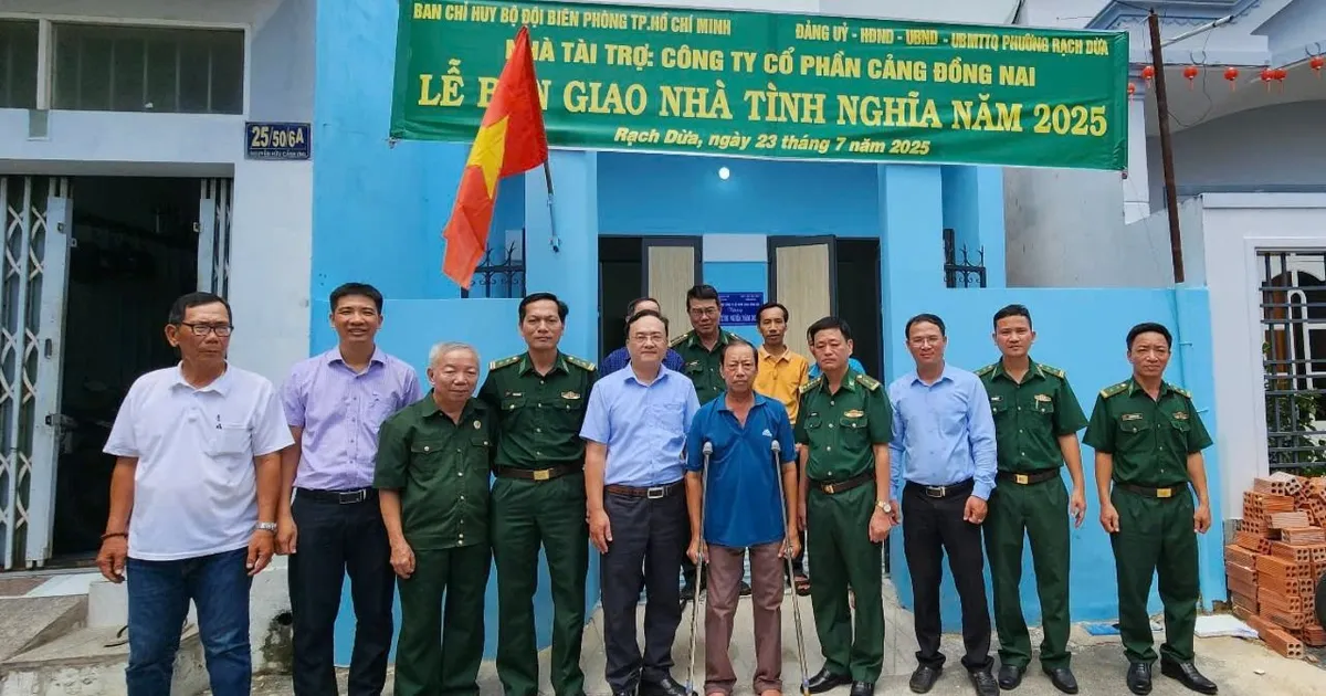 អំណោយផ្ទះដឹងគុណដល់សាច់ញាតិនៃទុក្ករបុគ្គល