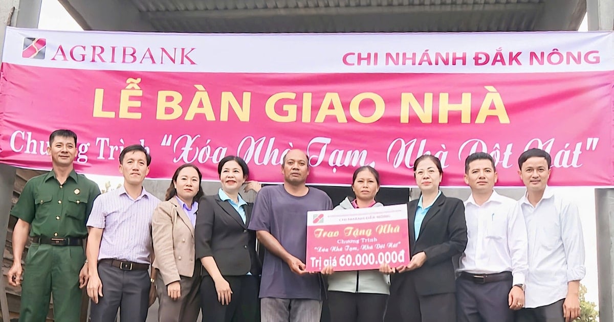 Presenting 7 Great Solidarity houses to poor households in Bac Gia Nghia ward
