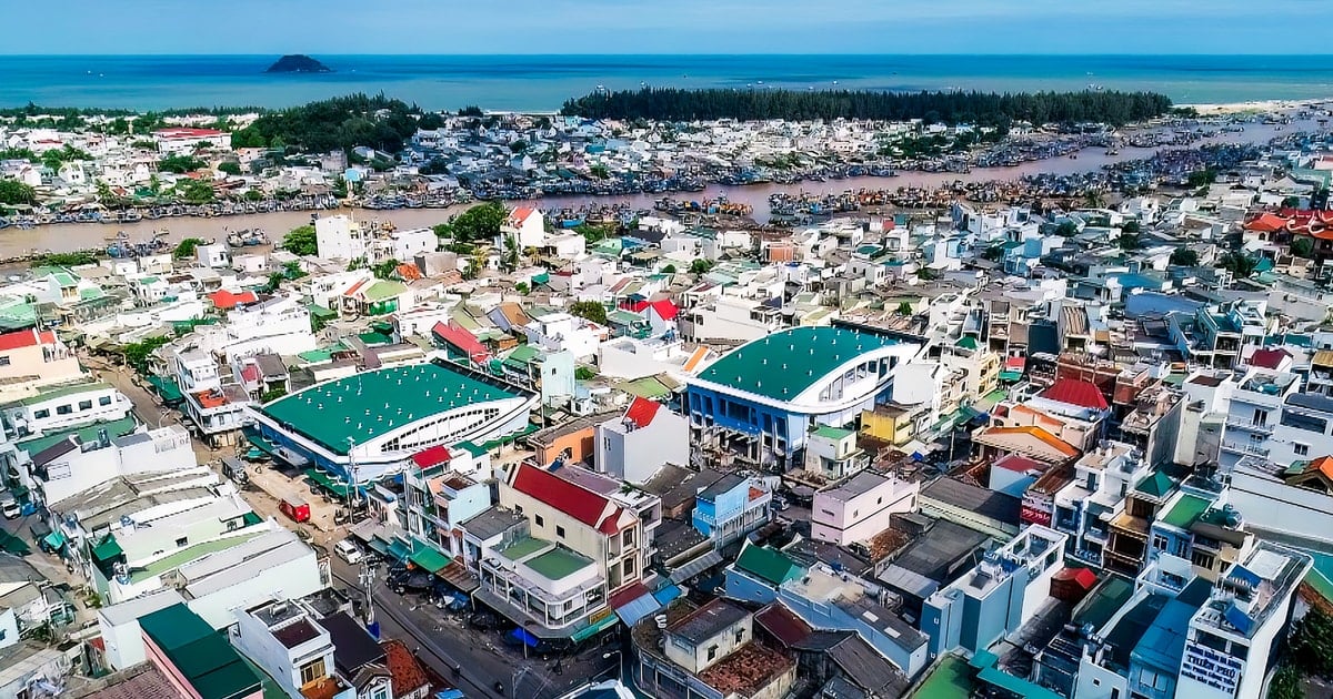 2025-2030년 임기 푸옥호이구 당위원회 제1차 대회를 환영합니다. 푸옥호이구는 새로운 여정을 확고히 시작합니다.