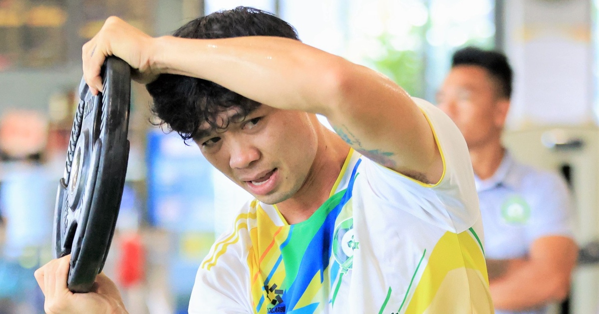 Công Phượng được đồn đá V-League sớm, HLV Việt Thắng 'tậu' 2 sao U.23 Việt Nam