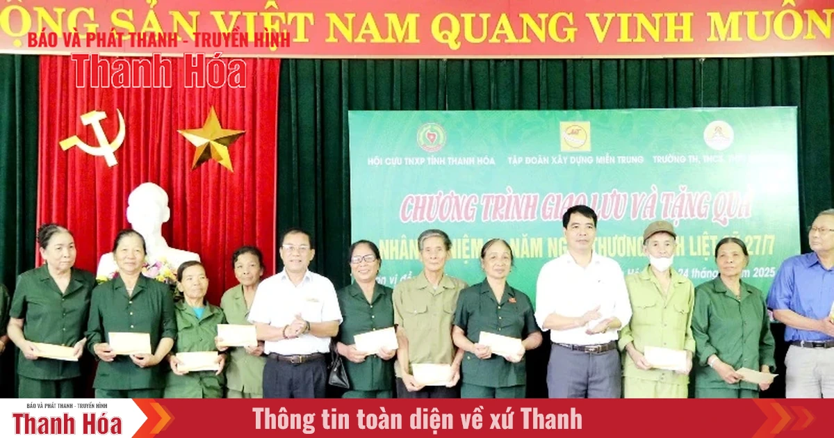 Trao tặng 112 suất quà tri ân cựu thanh niên xung phong