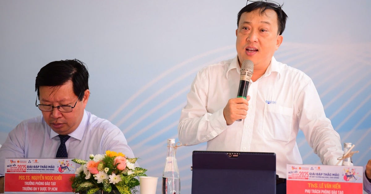 Trường đại học Luật TP.HCM quy đổi điểm học bạ cao hơn điểm thi THPT 2 - 4,5
