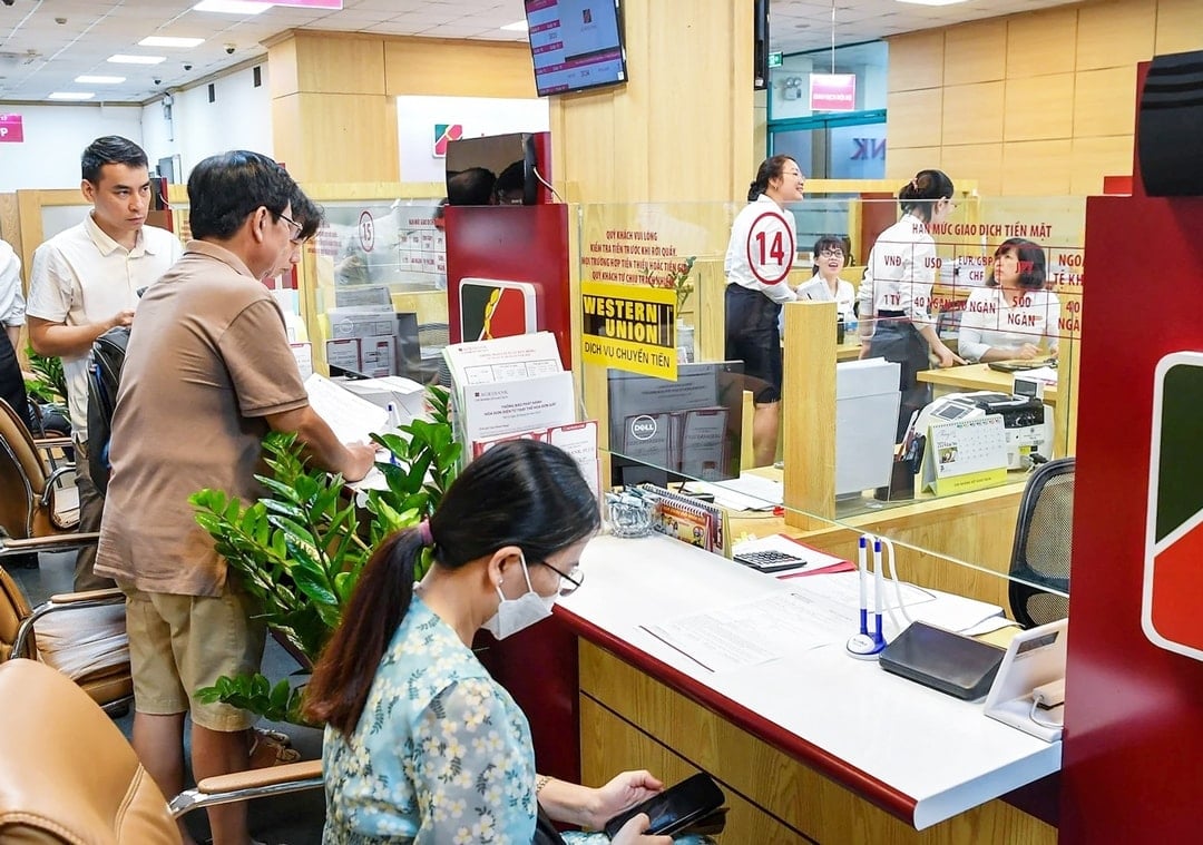 Giá vàng chiều nay 24/7/2025: Giá vàng giảm rất mạnh theo xu hướng