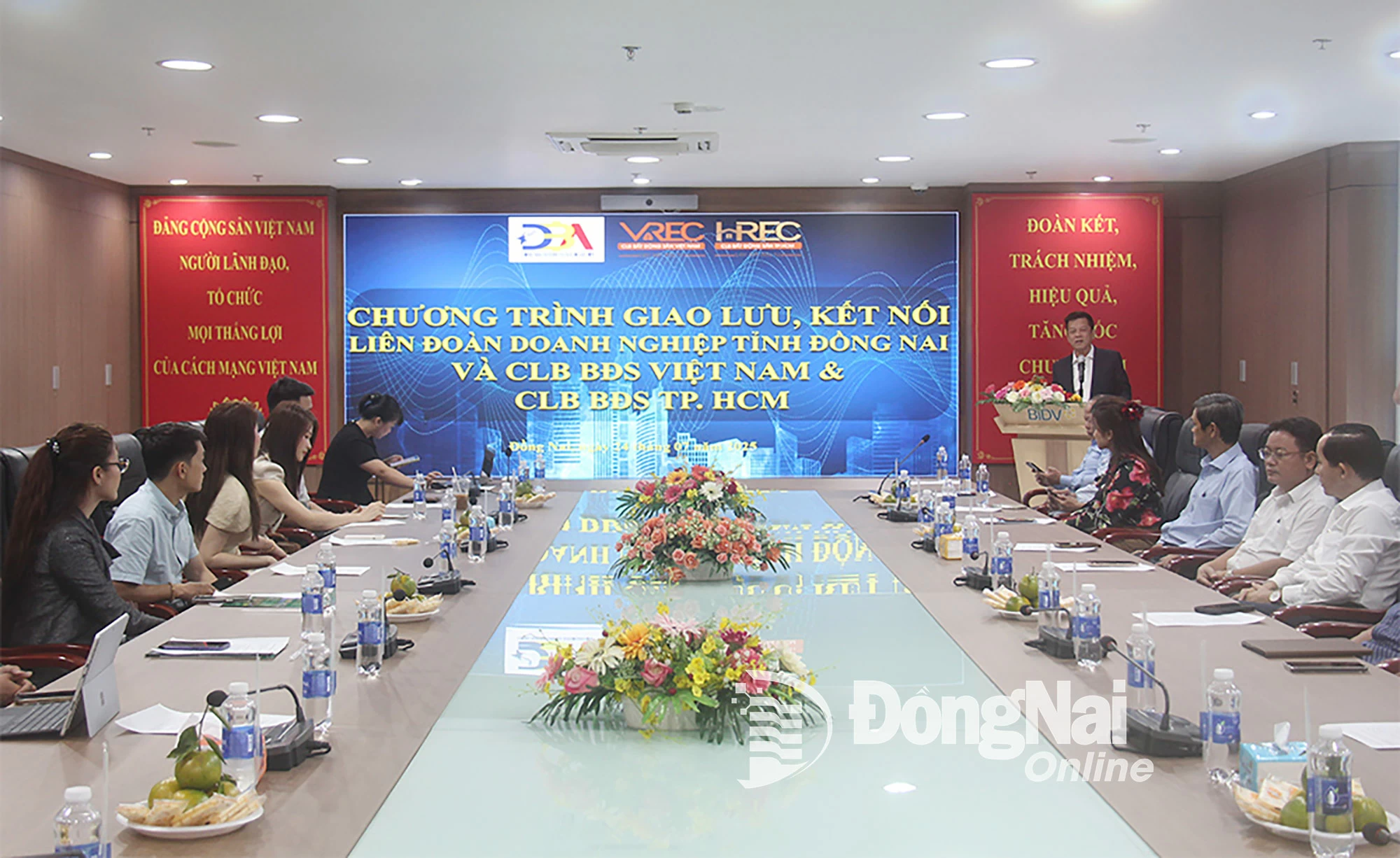 Chủ tịch Câu lạc bộ Bất động sản Thành phố Hồ Chí Minh Nguyễn Quốc Bảo chia sẻ tại chương trình. Ảnh: Hải Quân