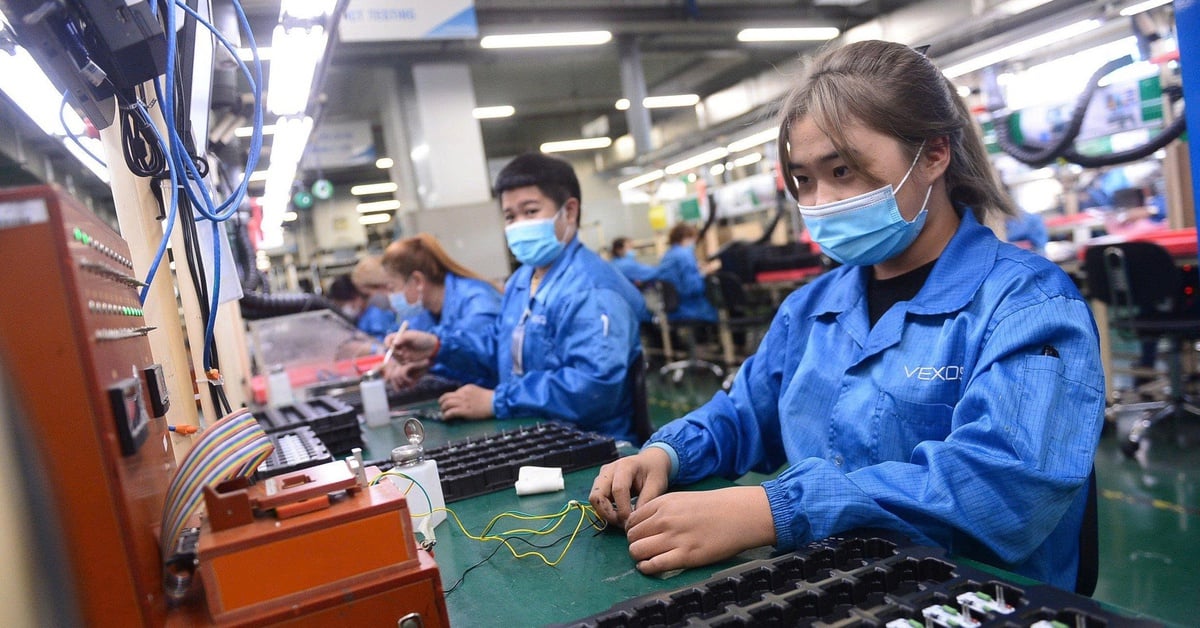 Phát triển công nghiệp, càng không thể để hàng Việt bị loại khỏi sân nhà