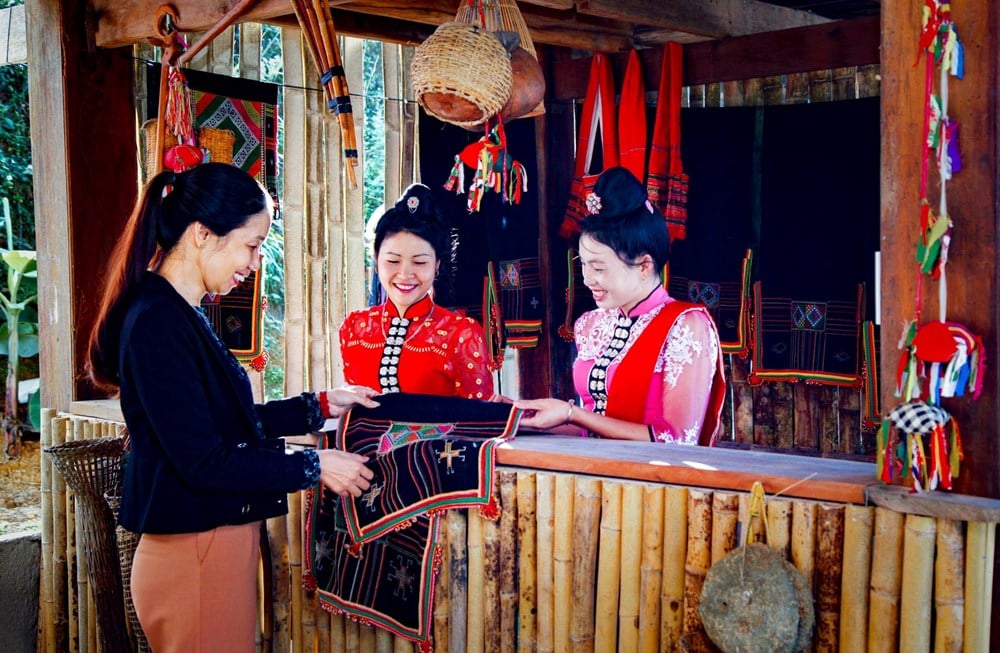 Điện Biên: Phấn đấu trở thành điểm sáng phát triển du lịch cộng đồng giàu bản sắc - Ảnh 5.