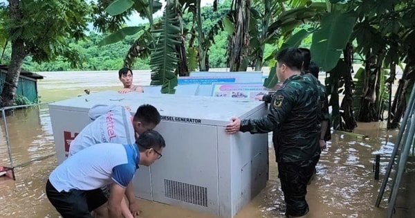 Viettel cộng tài khoản cho người dân Nghệ An bị cô lập do lũ lụt