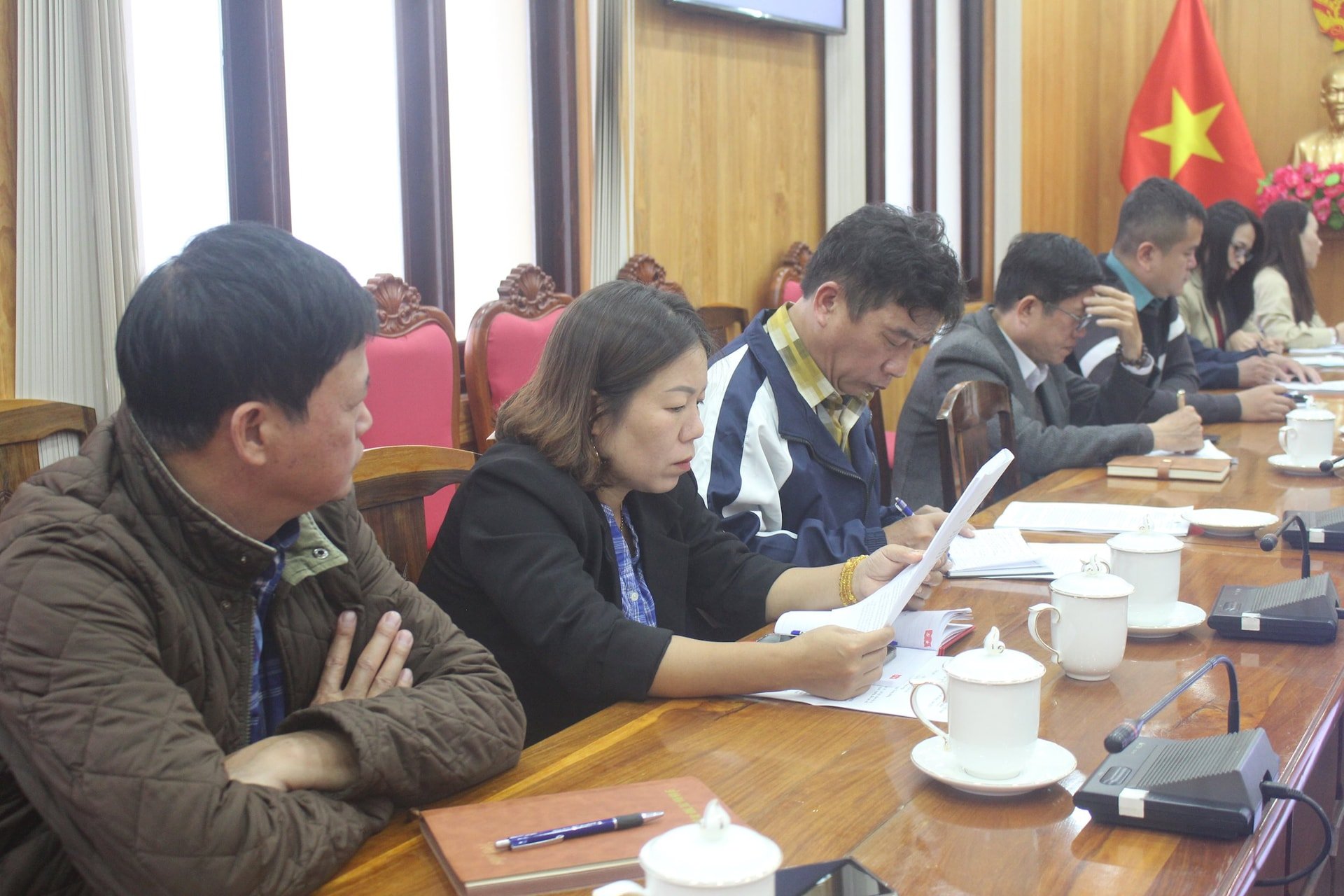Đại diện các sở, ngành dự cuộc họp