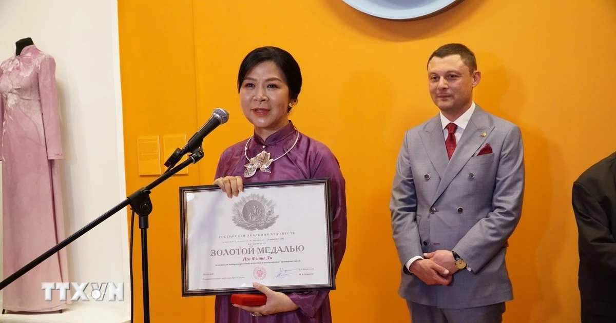 Phu nhân Tổng Bí thư Tô Lâm dự triển lãm tranh tại Liên bang Nga