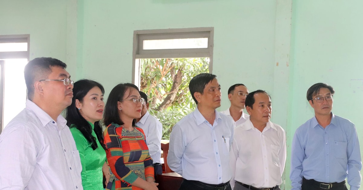 Der Leiter der Abteilung für Propaganda und Massenmobilisierung des Parteikomitees der Provinz Lam Dong arbeitet in der Gemeinde Dong Giang