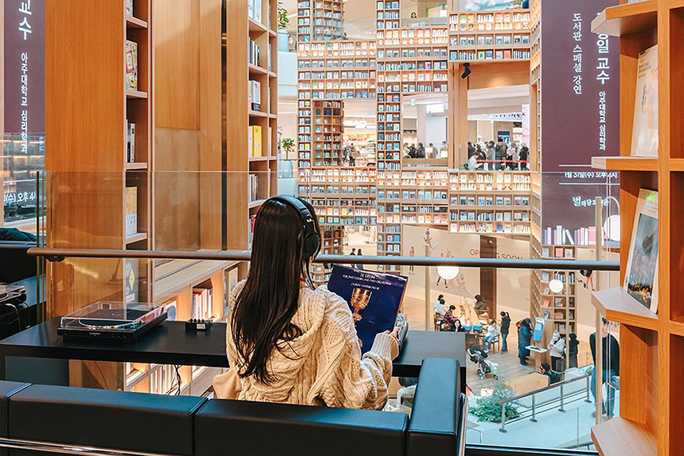 Thư viện Starfield Suwon: Điểm check-in Suwon không thể bỏ lỡ khi du lịch Hàn Quốc tháng 8