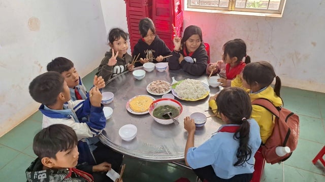 Gia Lai xây trường nội trú, bán trú cho hơn 7.000 học sinh vùng biên - Ảnh 1.