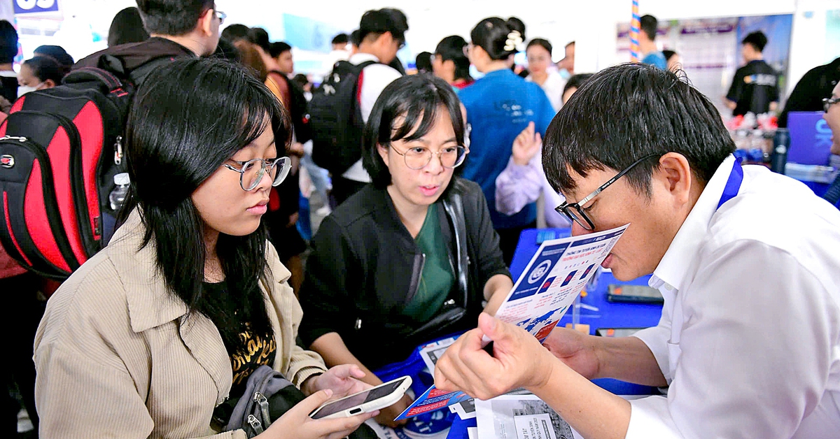 Trường đại học lên tiếng gỡ rối bách phân vị quy đổi điểm xét tuyển