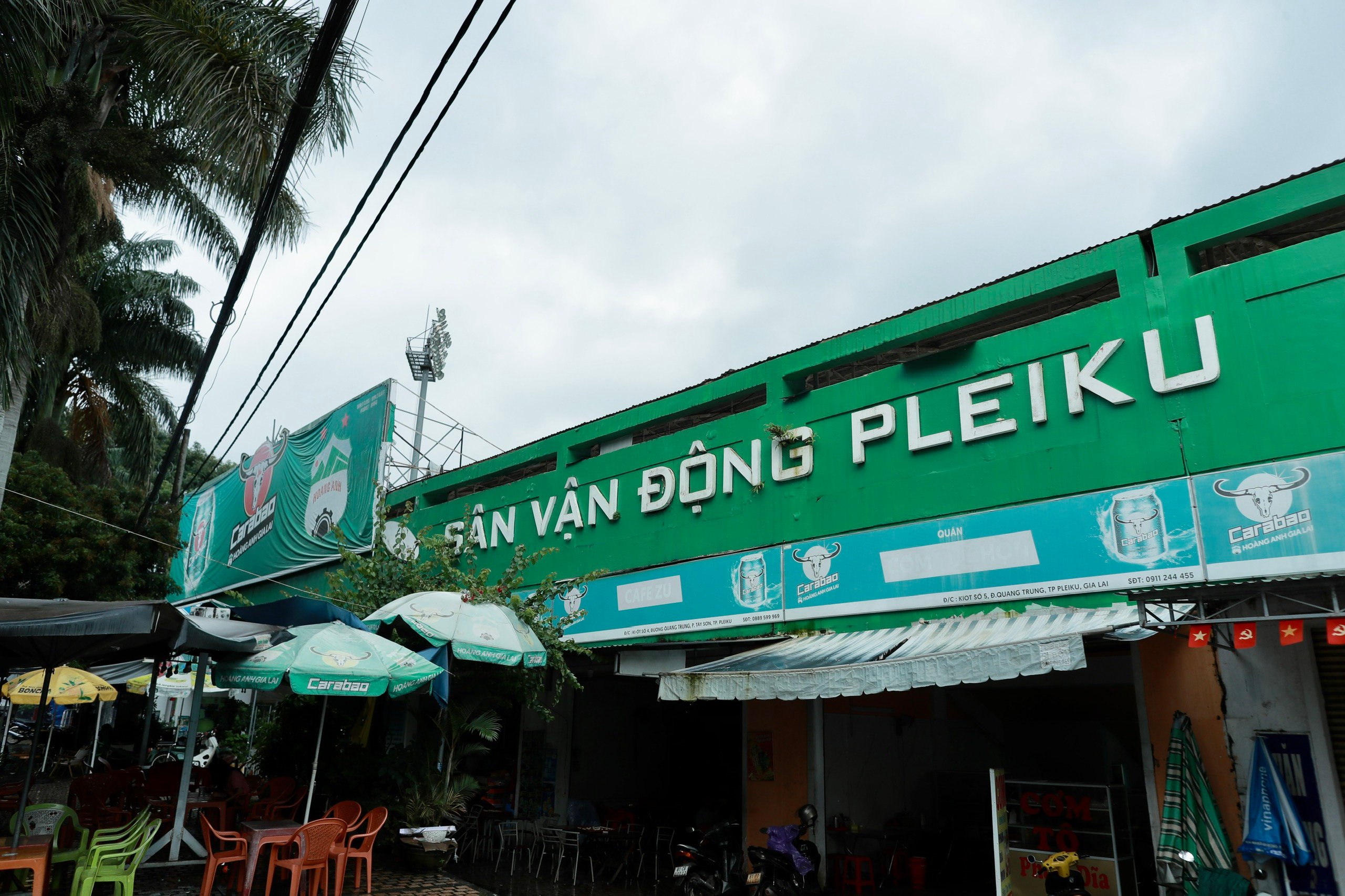 Sân Pleiku trải cỏ mới đẹp long lanh: HAGL sẽ chơi thứ bóng đá tốc độ cuốn hút- Ảnh 3.