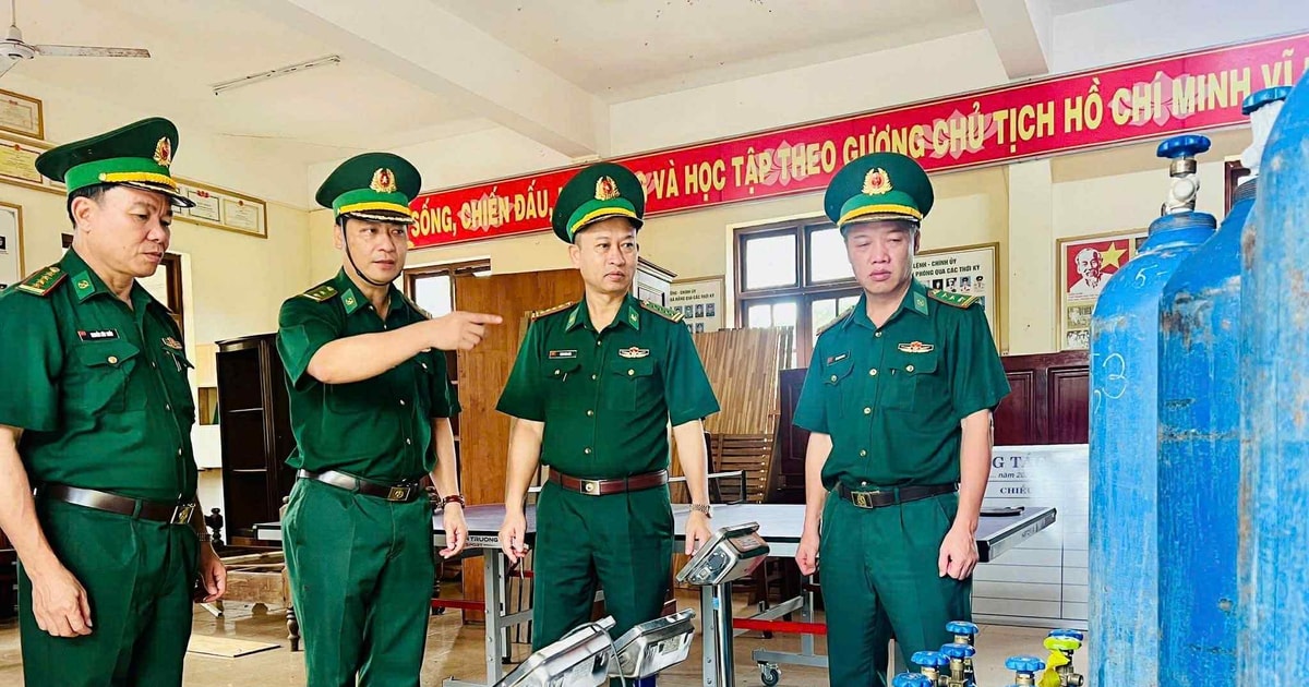 Bộ đội Biên phòng bắt giữ các đối tượng mua bán, vận chuyển khí cười (N20)
