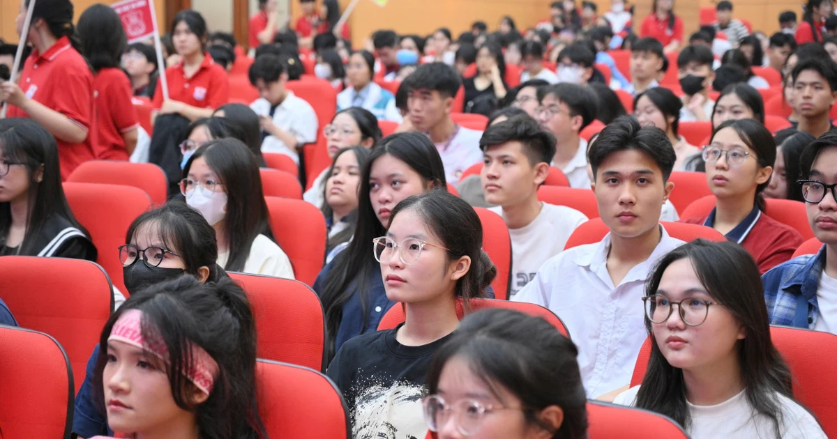 Hai ngành của Trường Đại học Y Hà Nội cao hơn 'sàn' của Bộ GD&ĐT 2 điểm