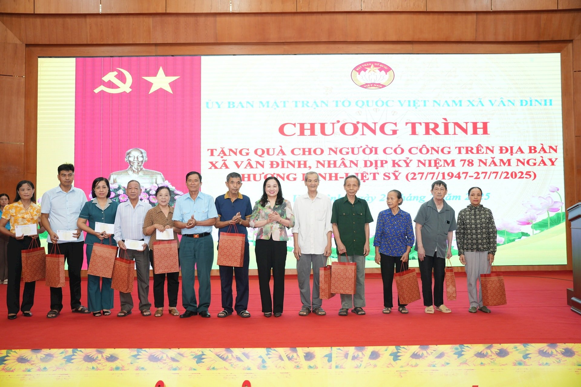 27-7-xa-van-dinh9.jpg