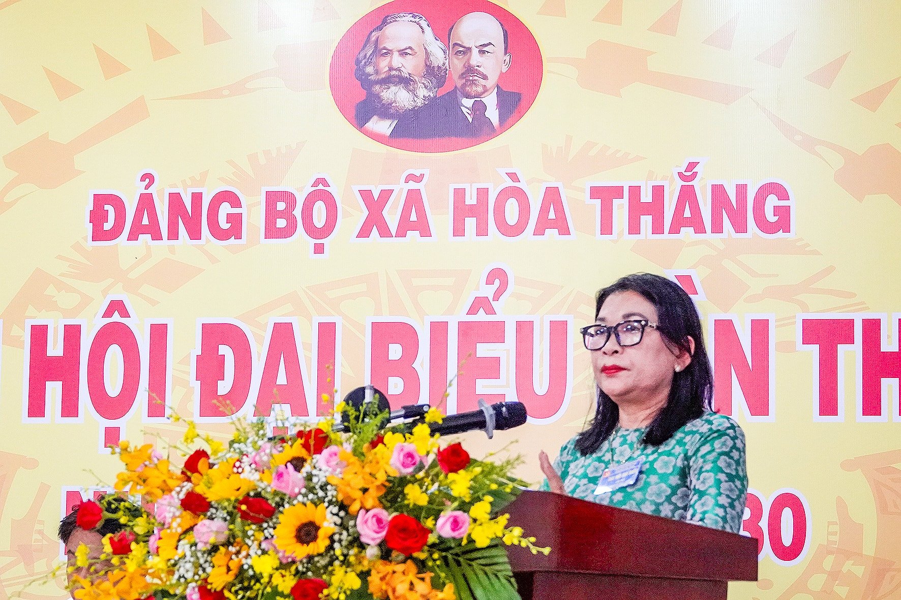 Đồng chí Bố Thị Xuân Linh - Phó Chủ tịch Ủy ban MTTQ Việt Nam tỉnh phát biểu chỉ đạo tại Đại hội