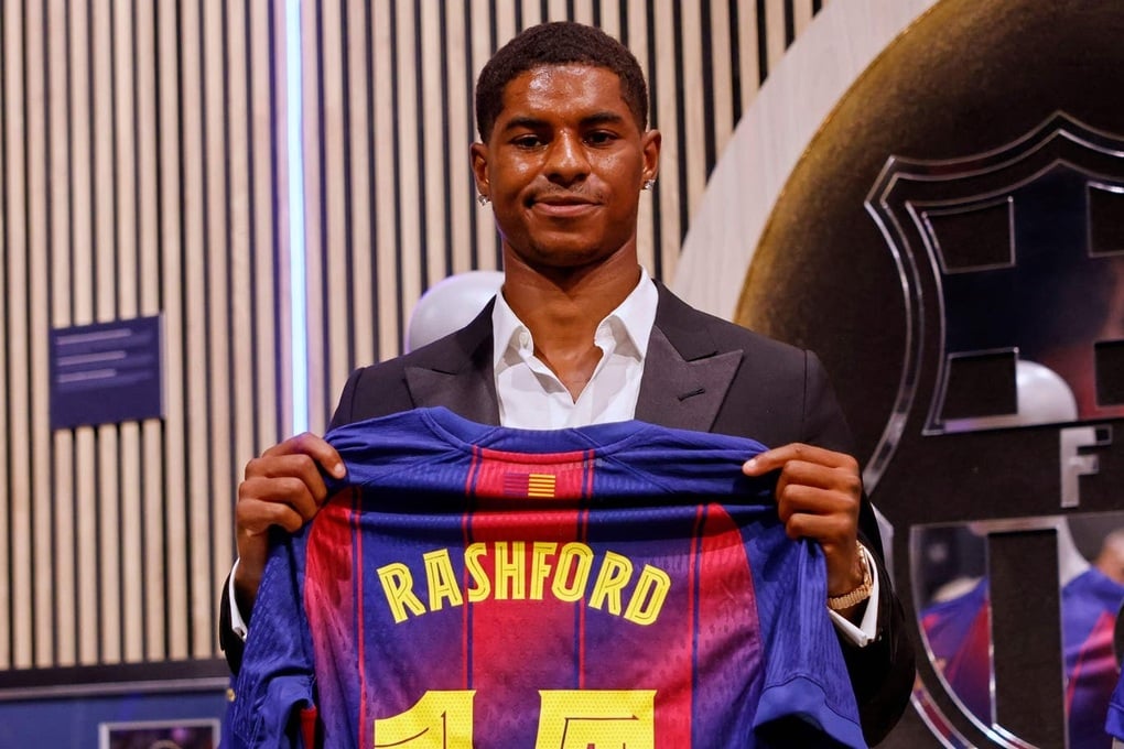 Marcus Rashford được trao số áo của huyền thoại Thierry Henry ở Barcelona - 1