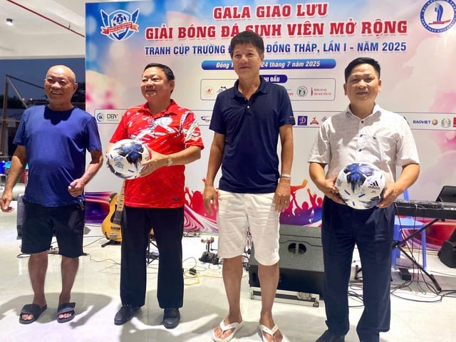 Cong Nham ស៊ុតបានបីគ្រាប់ Hat-trick, Minh 'little' ស៊ុតបញ្ចូលទីបានពីរដងក្នុងរឿងភាគនៅសាកលវិទ្យាល័យ Dong Thap - រូបថត 16 ។