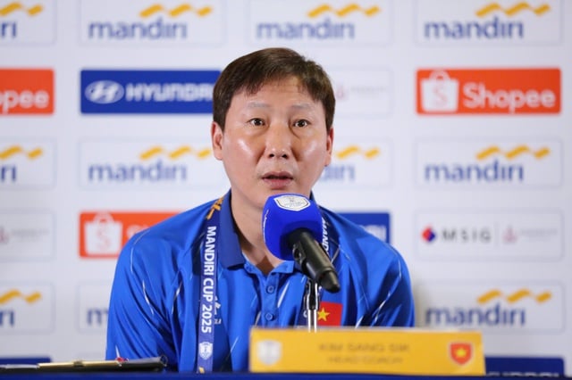 HLV Kim Sang-sik ‘soi’ cực kỹ Philippines, báo tin bất ngờ về Lý Đức: ‘U.23 Việt Nam sẽ…’- Ảnh 1.