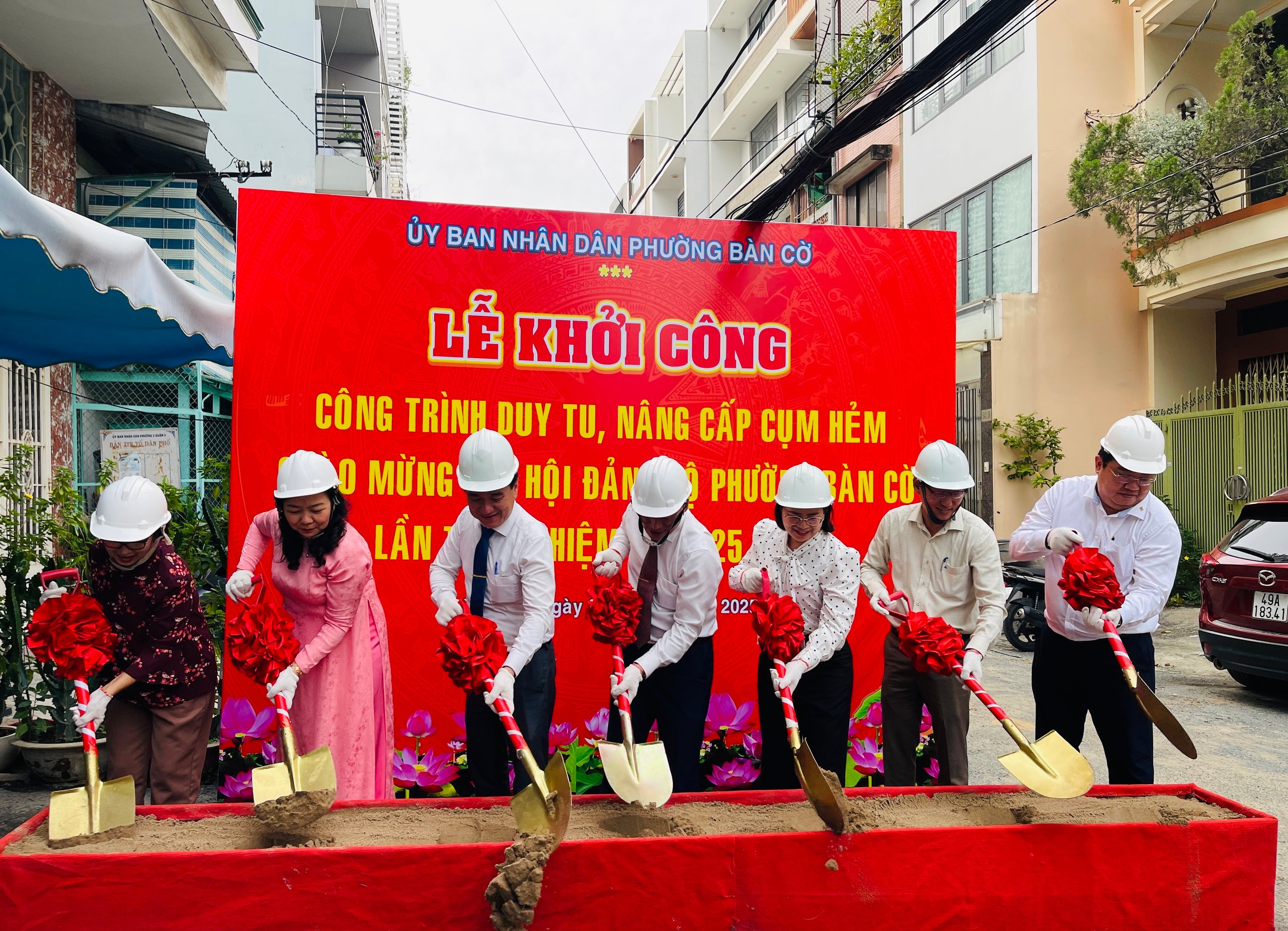 Phường Bàn Cờ, TP.HCM cải tạo 16 hẻm xuống cấp, người dân phấn khởi - Ảnh 4.