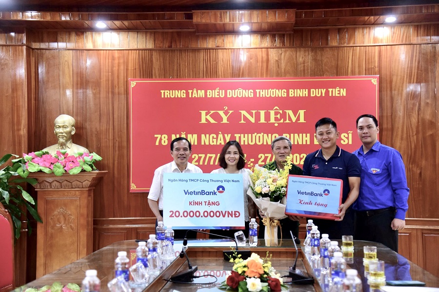 ធនាគារ VietinBank ផ្តល់កិត្តិយសដល់កម្មករក្នុងថ្ងៃយុទ្ធជនពិការ និងទិវាទុក្ករបុគ្គល
