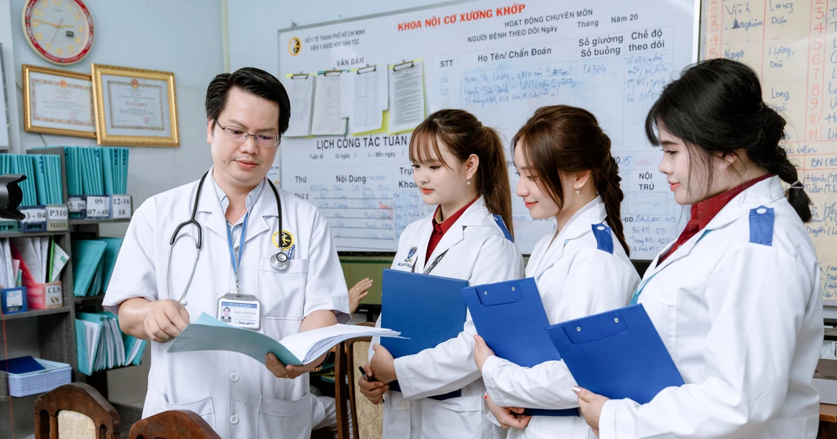 Điểm sàn khối ngành sức khỏe 2025 tại phía Nam cao nhất 22 điểm