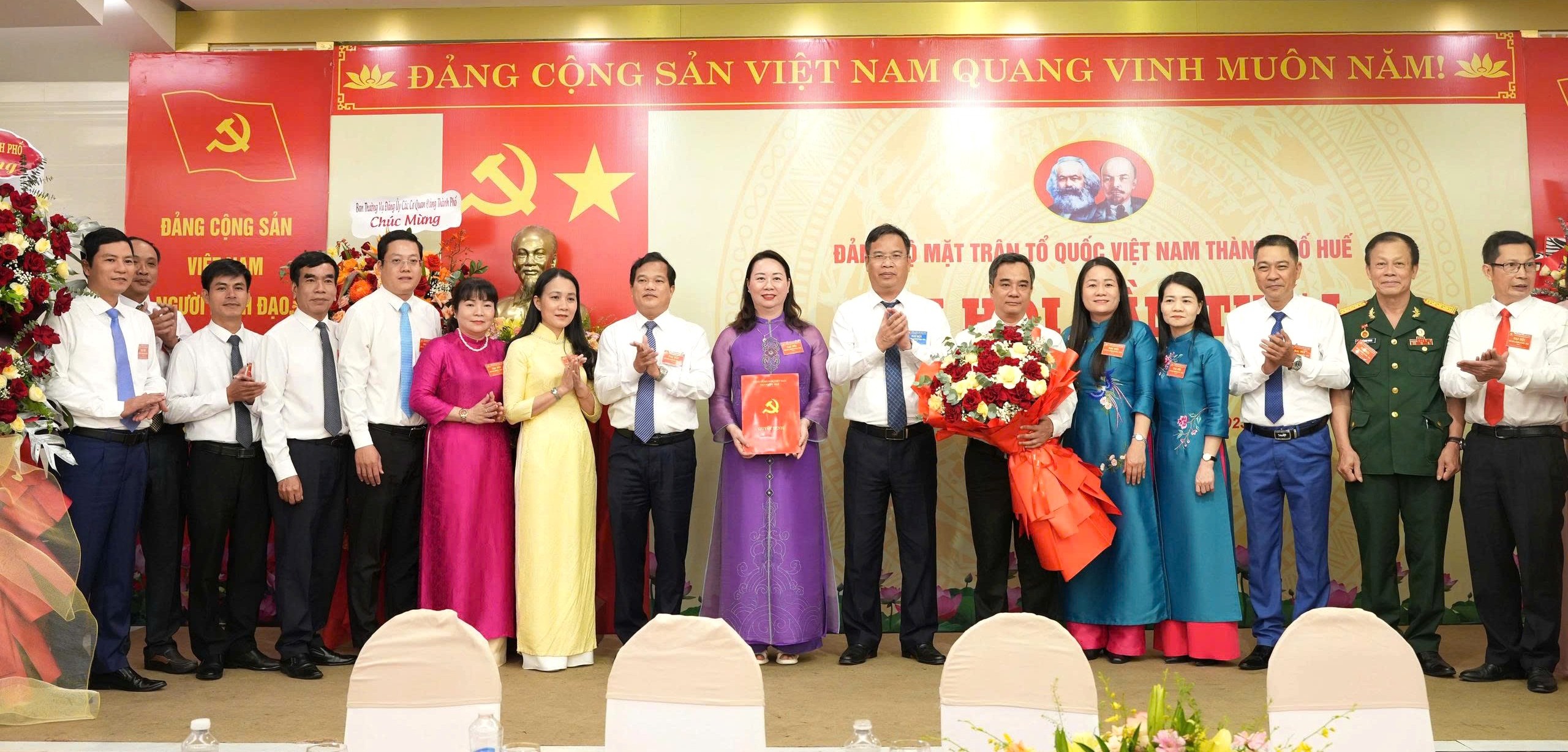 แนวร่วมปิตุภูมิจำเป็นต้องมุ่งเน้นไปที่การสร้างสรรค์วิธีการเป็นผู้นำเพื่อปรับตัวให้เข้ากับสถานการณ์ใหม่
