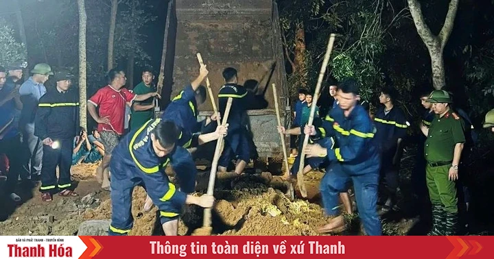 Gia cố, đảm bảo an toàn đê tại xã Triệu Sơn