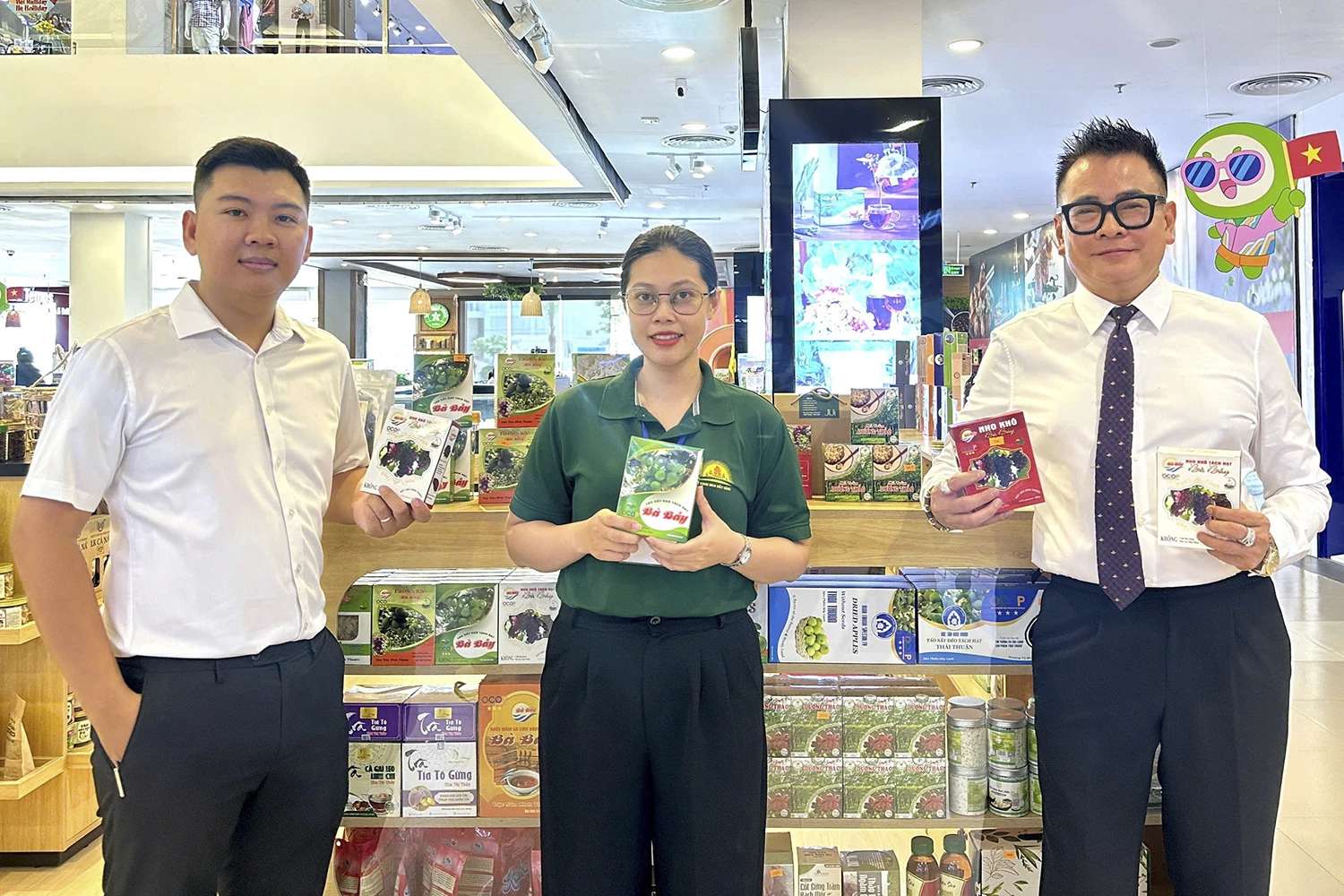 ដោយខិតខំនាំយកផលិតផល OCOP ឱ្យបានឆ្ងាយ និងទូលំទូលាយ សៅ គីម អ៊ិនវេសសិន មានគោលបំណងសម្រាប់មូលដ្ឋានផលិតកម្មនៃទំនាក់ទំនងប្រកបដោយនិរន្តរភាព។