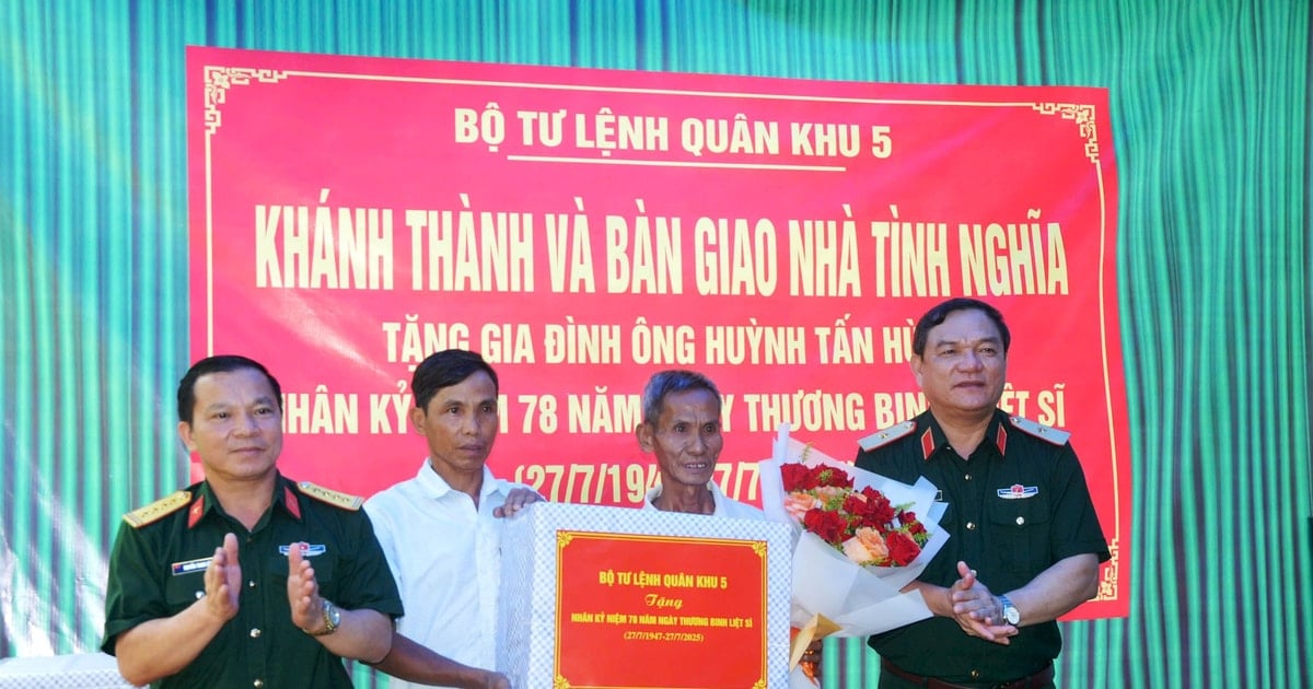 Quân khu 5 bàn giao nhà tình nghĩa cho cựu binh ở xã Tiên Phước